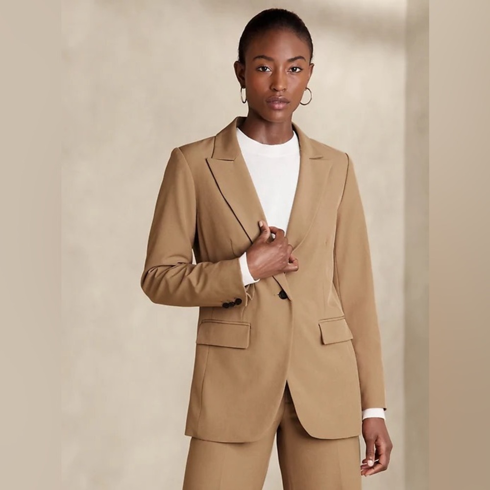 Banana Republic Women's Tan Blazer Size Small Petite